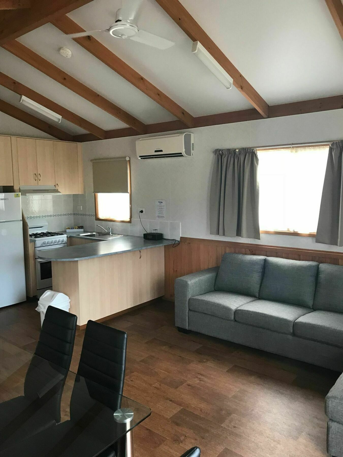 Victor Harbor Holiday Park 3*